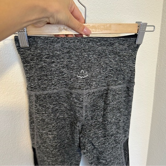 Beyond Yoga Classic Spacedye Mesh Side Panel Leggings Gray Size XS Women’s - Picture 5 of 9